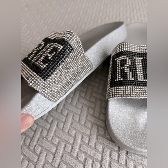True Religion Slides - Picture 3 of 10